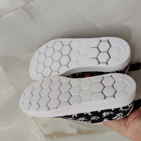 Adidas so cute Mickey mouse sneakers - Picture 6 of 6